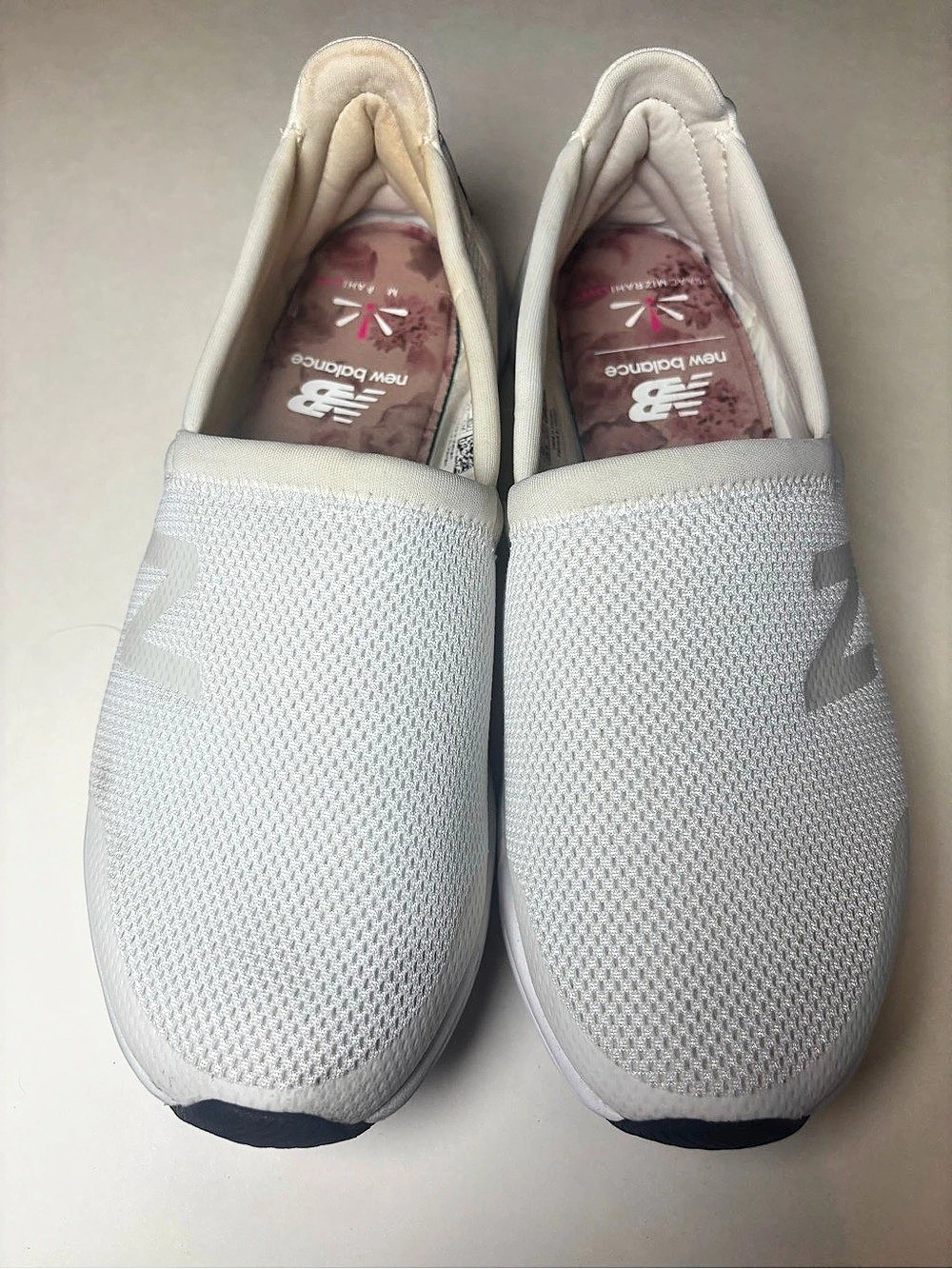 New Balance 327 Women's White Sneakers US 8.5